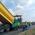 Radovi gotovi pre roka: Završava se asfaltiranje i uređenje Starogradske ulice u Bačkoj Palanci (foto)