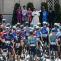 Papa blagoslovio bicikliste tokom trke Điro d'Italija