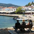 Ni manjeg ostrva, ni više plaža: Ovo mesto u Grčkoj je raj za turiste, a jedna atrakcija može biti vrlo opasna