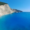 Srbi poslali upozorenje iz Grčke: Na omiljenom letovalištu plaža potpuno pusta, opasnost je velika