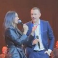 "Ti znaš koliko ja tebe volim", Tanja iznenadila Baneta na koncertu: Izašla na binu, pa zapevala "Zlatnik".