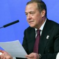 ​Medvedev se našalio da bi stanovnici Grenlanda mogli da glasaju za pridruživanje Rusiji