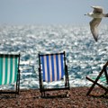 Radila sekira na nudističkoj plaži: Bizaran incident kod Makarske, lokalni mladić maltretirao kupače, policija odmah reagovala.…