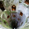 Industrijski toranj kao galerija: Prikazano 12 remek-dela na visini od 30 metara