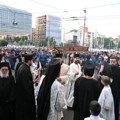 Велики благослов за Србију: Верници сатима чекају да се поклоне Појасу Пресвете Богородице ФОТО/ВИДЕО