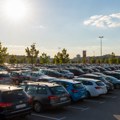 Paprene cene na Jadranu: Parking postao veći trošak od smeštaja, u ovom gradu sat košta neverovatnih 20 evra