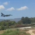 Pojavio se novi snimak drame iznad Zakintosa: Motor aviona buknuo u plamen, usledila brza reakcija pilota (video)