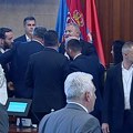 Opozicija "sprečila" udaljavanje poslanika opozicije iz sale Skupštine Vojvodine