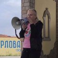 Hrka na protestu u Mrčajevcima - okupilo se petnaestak aktivista iz Beograda, Novog Sada i bajkera sa BG tablama