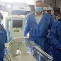 Srpkinja iz Amerike donirala neonatalni inkubator ukc Kragujevac