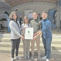 Četvoročlani tim iz Zrenjanina osvojio prestižnu ekološku nagradu „Zeleni list” Autobuska stajališta koja „dišu”