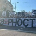 „Lopovi sede nam u upravi“: Navijači u protestnoj šetnji protiv aktuelne uprave FK Partizan