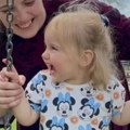 Mala izabela (2) je pronađena mrtva u kolicima Bila je zaključana u kupatilu, majka dala šok izjavu na sudu: "priznajem"