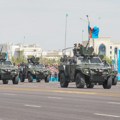 Proba Parade pobede kao iz SF horora: Dron prilazi stanu na 20. spratu i urla na ljude: „Zatvaraj prozor i odmakni se!“…