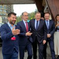 Premijer Macut stigao na Jahorinu, dočekao ga Dodik