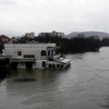 Dramatični snimci iz Podgorice: Voda potopila čitavo naselje, ugroženi mostovi i kuće VIDEO