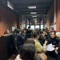 Grupa profesora blokirala Dekanat Filozofskog fakulteta u Novom Sadu