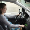 Ova država nudi mladima čak 25.000 evra ako se odreknu vožnje automobila na pet godina