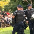U Pionirskom parku skup podrške predsedniku Vučiću: Postavljeni su štandovi, a sa razglasa se pušta rodoljubiva muzika