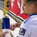 Dejan Zukić uzeo megafon od vođe Firmaša, pa poveo navijanje u Humskoj posle pobede nad Partizanom