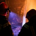 Vatrogasci dobili poziv da otvore kuću, unutra ih sačekao jeziv prizor! Pronađena preminula osoba, policija odmah izašla na…