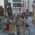 (Foto) Prvi put iznete iz manastira! Vernici u Kraljevu masovno pristižu da celivaju mošti majke Svetog Save: Čitaju se i…