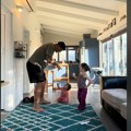 Tata objavio presladak snimak kako pleše s ćerkama pa slučajno snimio nešto zbog čega će ceo život ovo gledati sa suzama…