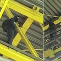 Ogroman bezbednosni propust na EURU, maskirani muškarac šetao po krovu stadiona tokom osmine finala (VIDEO)