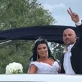 Svadbena povorka u Beogradu zapalila mreže! Jelena i Uroš umesto limuzinom, kroz grad prošli ovim, pa izazvali različite…