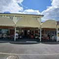Pritisci u Donjem Milanovcu zbog odavanja pošte poginulima u padu nadstrešnice: Opština ga seli iz lokala zbog organizovanja…