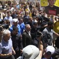 Američki izaslanik se sastao sa porodicama izraelskih talaca: Vitkof došao pešice na trg u Tel Aviv