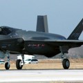 Drama na nebu Britanski borbeni avion F-35 prinudno sleteo u Japan zbog tehničkog kvara!