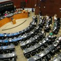 Žestoka tuča u parlamentu; "Prebiću te, ubiću te..." VIDEO