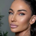 Hot izdanje i poprsje u prvom planu! Katarina Živković servirala cice kao na tacni (foto)