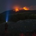 Uzbuna u Italiji, probudila se Etna! Eruptirao poznati vulkan, odjekuju eksplozije, lava leti nekoliko desetina metara uvis…