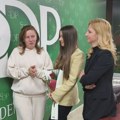Forum žena SDP dodijelio Umru mladoj Amini Crnovršanin