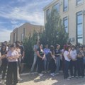 Đaci Druge kragujevačke gimnazije pozivaju na skup ispred škole u 13 sati