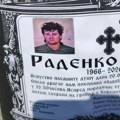 Srce nije izdržalo smrtonosne ubode nožem: Kod Loznice sahranjen Radenko Đurić, za ubistvo osumnjičena supruga