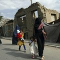 U školi u Avganistanu otrovano oko 80 učenica