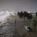 Poplave razaraju Grčku: Najduži kanal u Volosu se slomio pod pritiskom, voda teče ulicama grada, olujno nevreme se ne…