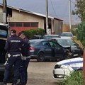 "Puklo je jako, istera me iz pameti": Meštani naselja u Nišu gde su povređena trojica policajaca šokirana: "Ovde automobili…