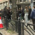 Održan javni čas ispred „Ribnikara“: Književnica Jasminka Petrović sa decom