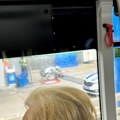 Teška nesreća kod Sava Centra: Automobil udario policajca na motoru, dvotočkaš odleteo na pumpu posle udarca FOTO