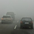 AMSS: magla na svim deonicama auto-puteva, apel vozačima na oprez