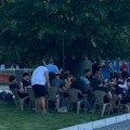 Vučević u Pionirskom parku: Posetio studente koji žele da uče