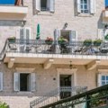 Smuvala ga kad nije imao ništa, a uz razvod dobila apartmane! Ovaj fudbaler je bivši muž za poželeti: Emiliji pripao i plac na…