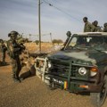 Militanti povezani sa Al Kaidom preuzeli kontrolu nad kasarnom i ubili 21 vojnika na Maliju