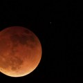 Spektakl na nebu iznad Srbije! Ovo je tačna satnica kada ćemo videti pomračen Mesec, a onda će postati krvav