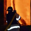 Bukti požar, jedna oblast bez struje! Totalni haos u Ukrajini nakon ruskih napada: Pogođena stambena zgrada