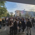 Profesori Jovine gimnazije ponovo obustavili nastavu na sat vremena, pozvali na veliki skup u četvrtak